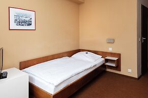 Hotel Meran Hallenbad & Sauna