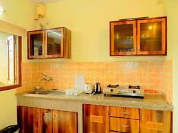 Spacious Apartment with Pool - CM008