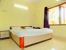 Spacious Apartment with Pool - CM008