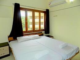 Spacious Apartment with Pool - CM008