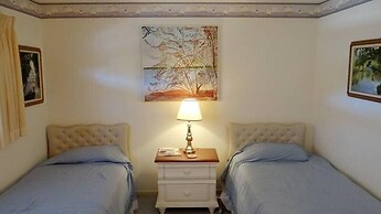 Shell Point 78 2 Bedroom Home by RedAwning
