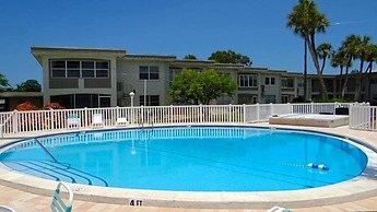 Shell Point 78 2 Bedroom Home by RedAwning