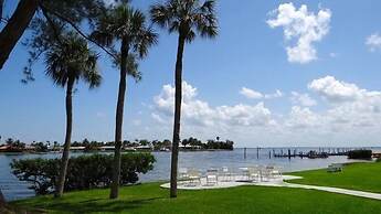 Shell Point 78 2 Bedroom Home by RedAwning