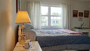 Shell Point 78 2 Bedroom Home by RedAwning