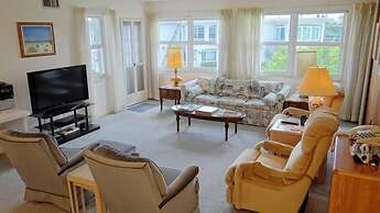 Shell Point 78 2 Bedroom Home by RedAwning