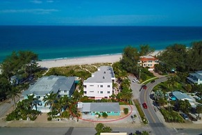 3706 Gulf Dr 2 Bedroom Home by RedAwning