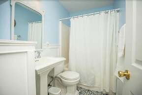 Cypress Ridge 4 Bedroom Home by RedAwning