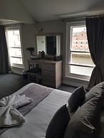 Lil's Bar and Bistro