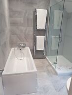 Lil's Bar and Bistro