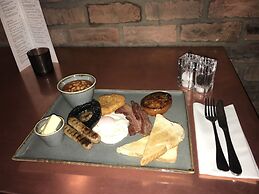 Lil's Bar and Bistro