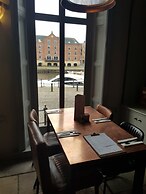 Lil's Bar and Bistro