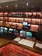 Lil's Bar and Bistro