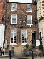 Lil's Bar and Bistro