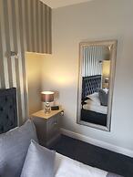 Lil's Bar and Bistro