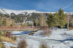 Passage Point 326 1 Bedroom Condo by RedAwning