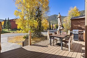 Mountainside 523 3 Bedroom Home by RedAwning