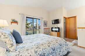 Mountainside 523 3 Bedroom Home by RedAwning