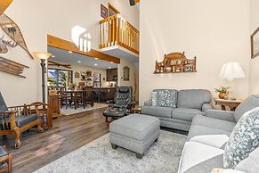 Mountainside 523 3 Bedroom Home by RedAwning