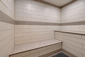 Mountainside 523 3 Bedroom Home by RedAwning