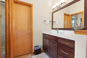 Mountainside 523 3 Bedroom Home by RedAwning