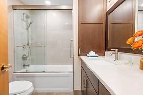 Mountainside 523 3 Bedroom Home by RedAwning