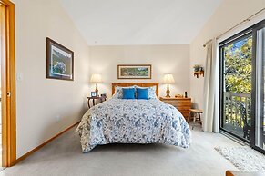 Mountainside 523 3 Bedroom Home by RedAwning