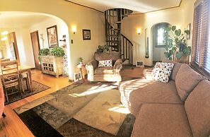 Tudor in the Downtown Historic District 6Br Home