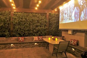 Tudor in the Downtown Historic District 6Br Home