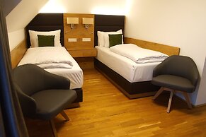 Parks 73 The TownHouse Hotel