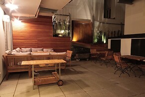 Parks 73 The TownHouse Hotel