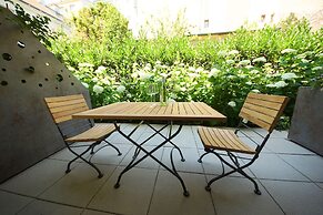 Parks 73 The TownHouse Hotel