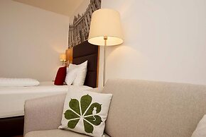 Parks 73 The TownHouse Hotel