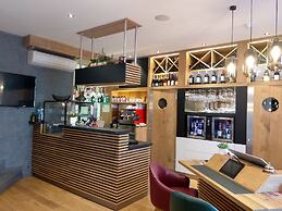 Parks 73 The TownHouse Hotel