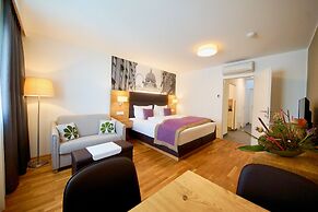 Parks 73 The TownHouse Hotel