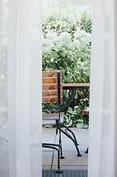 Parks 73 The TownHouse Hotel