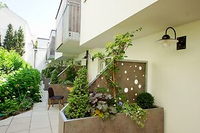 Parks 73 The TownHouse Hotel