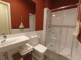 Uma Suites Parada del Marqués