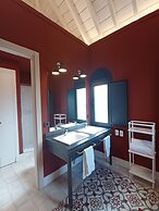 Uma Suites Parada del Marqués