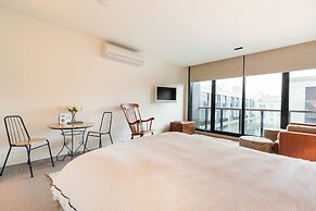 CELESTE, 1BDR East Melbourne Apartment