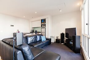 CLAUDE, 2BDR Melbourne Apartment