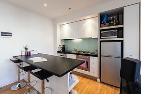 CLAUDE, 2BDR Melbourne Apartment