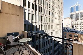 CLAUDE, 2BDR Melbourne Apartment