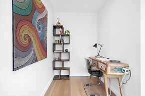 DINA, 2BDR Carlton Apartment