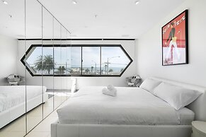 ELAINE, 2BDR St.Kilda Apartment