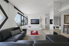 ELAINE, 2BDR St.Kilda Apartment