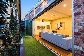 ELISE, 2BDR Windsor House