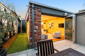 ELISE, 2BDR Windsor House