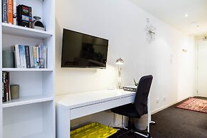 EMILY, Carlton Studio Apartment