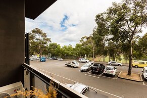 GEORGE, 1BDR North Melbourne Apartment