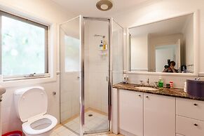 JASMINE, 2BDR Port Melbourne House